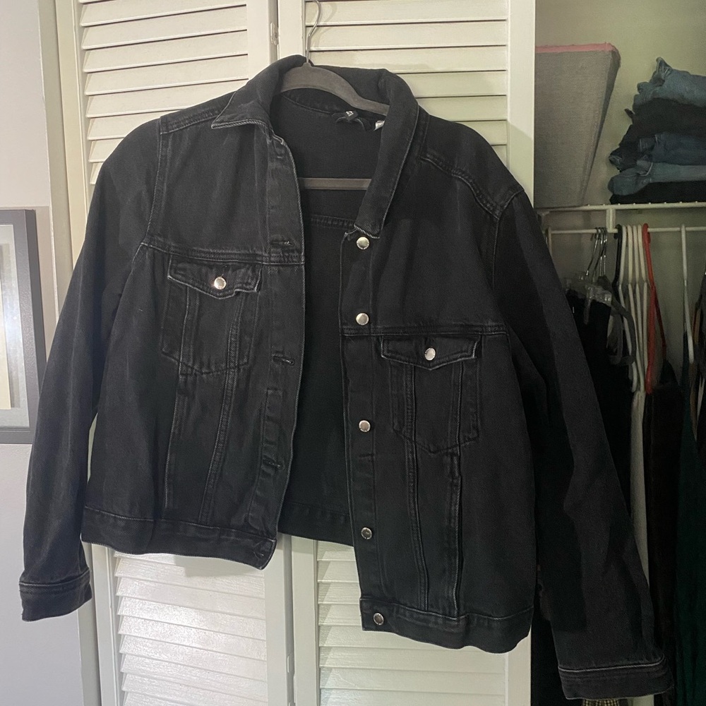 H&M Black Jean Jacket - L